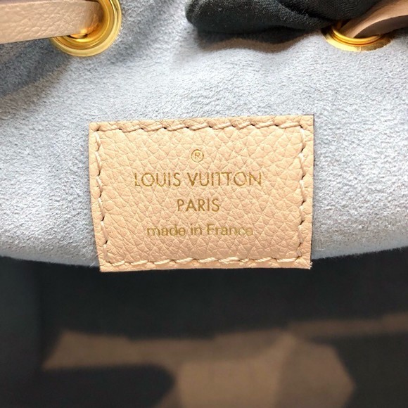Louis Vuitton Lock Me Bucket NV Shoulder Bag Beige Greige - Picture 5 of 9